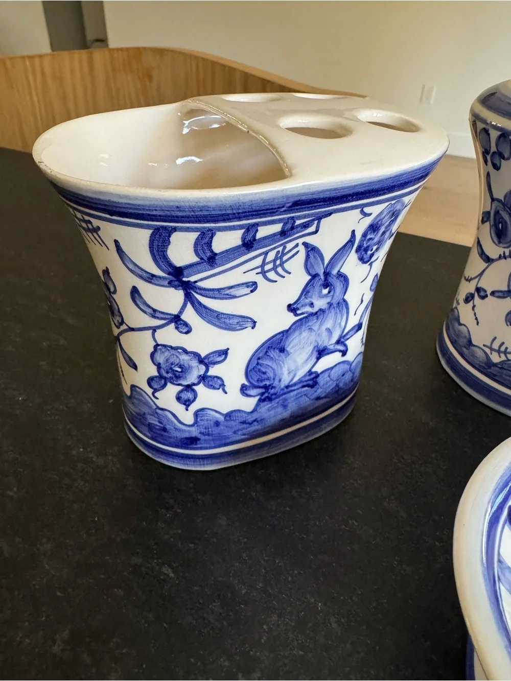 Casafina Portugal Hand Painted Blue White Chinoiserie Bath Set Rabbit Floral